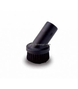 Nettoyage avec la brosse ronde à épousseter